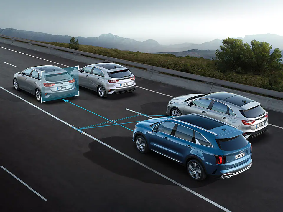 Hệ thống hỗ trợ đi theo làn đường (LFA)